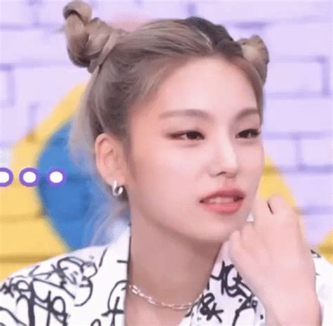 Yeji Yejiyeji GIF 